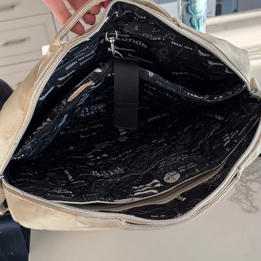 PAN AM MESSENGER BAG - Picture 6 of 8